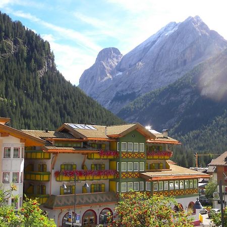 Hotel Alpino Al Cavalletto Canazei Exterior photo